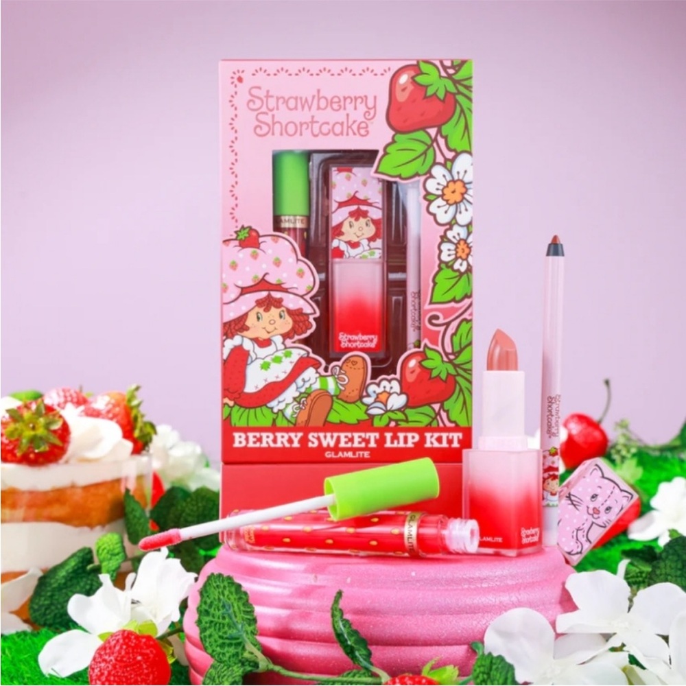 Strawberry Shortcake Glamlite Makeup PR Box Full Collection Set ๐ - Picture 6 of 10